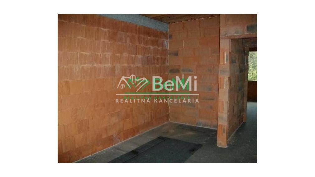 POSLEDNÝ 5 izbový rodinný dom PRI LESE: Novostavba Malý Lapáš