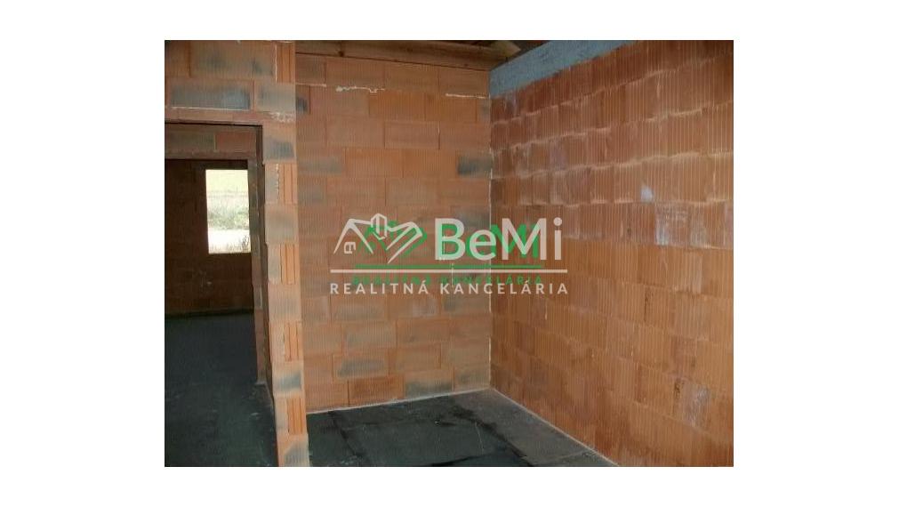 POSLEDNÝ 5 izbový rodinný dom PRI LESE: Novostavba Malý Lapáš