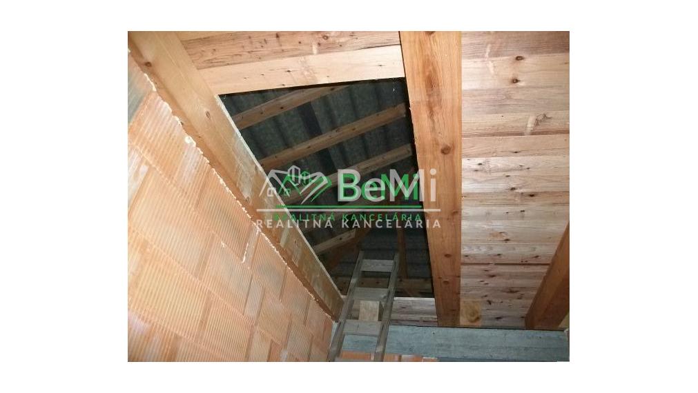 POSLEDNÝ 5 izbový rodinný dom PRI LESE: Novostavba Malý Lapáš