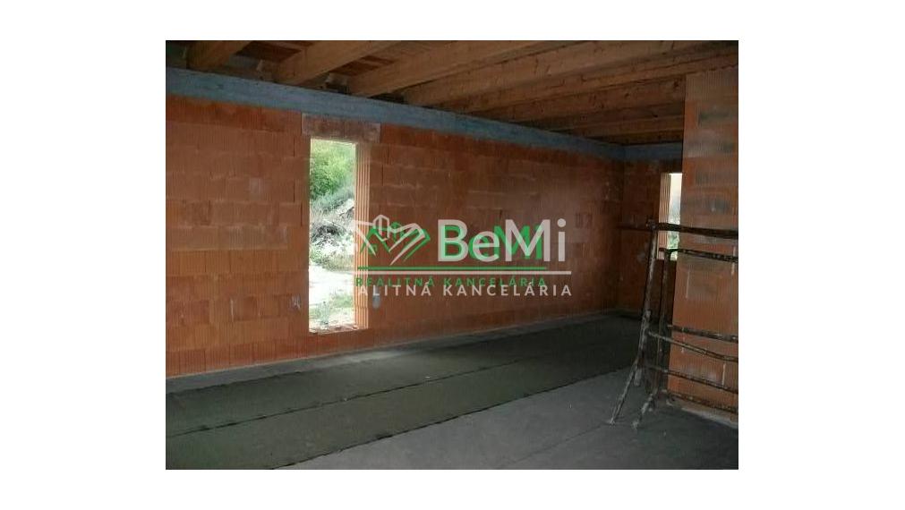 POSLEDNÝ 5 izbový rodinný dom PRI LESE: Novostavba Malý Lapáš