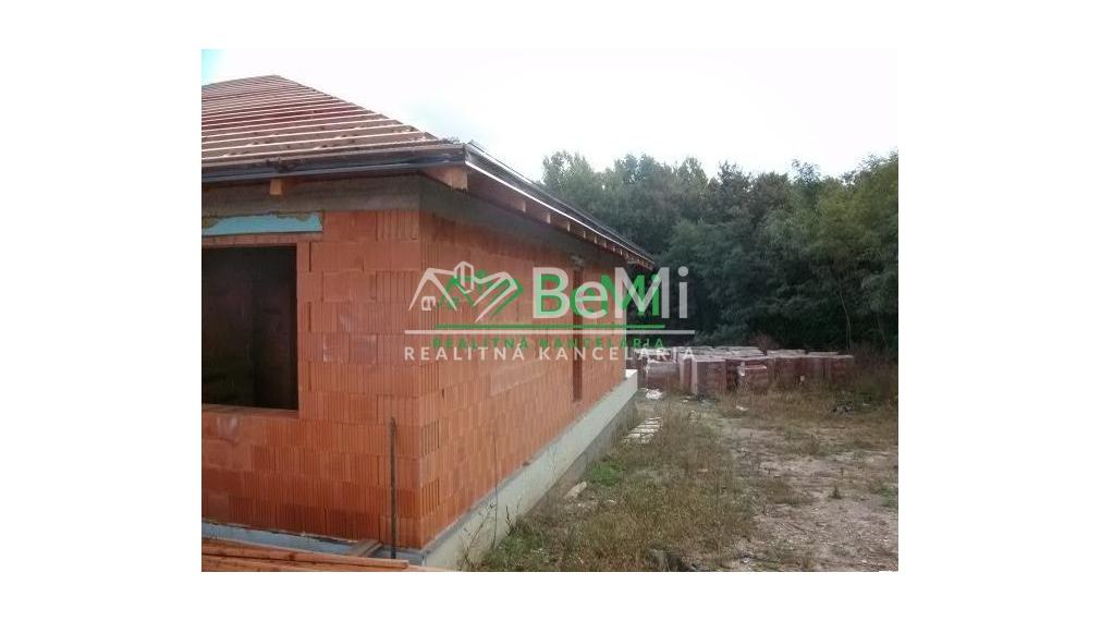 POSLEDNÝ 5 izbový rodinný dom PRI LESE: Novostavba Malý Lapáš