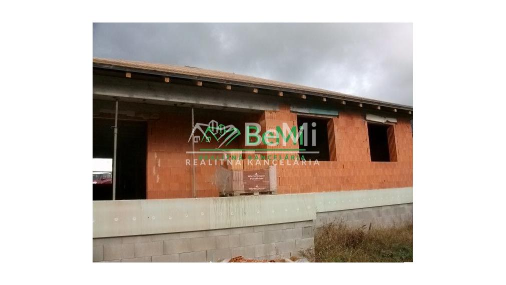 POSLEDNÝ 5 izbový rodinný dom PRI LESE: Novostavba Malý Lapáš