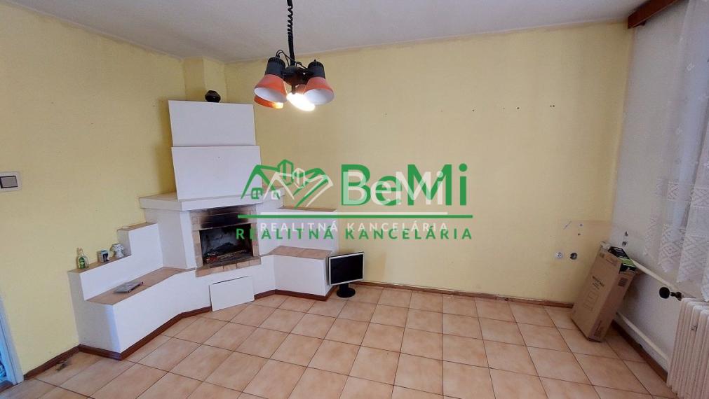 Na predaj - rodinný dom v obci Kovarce - ID 147-12-LUGUa