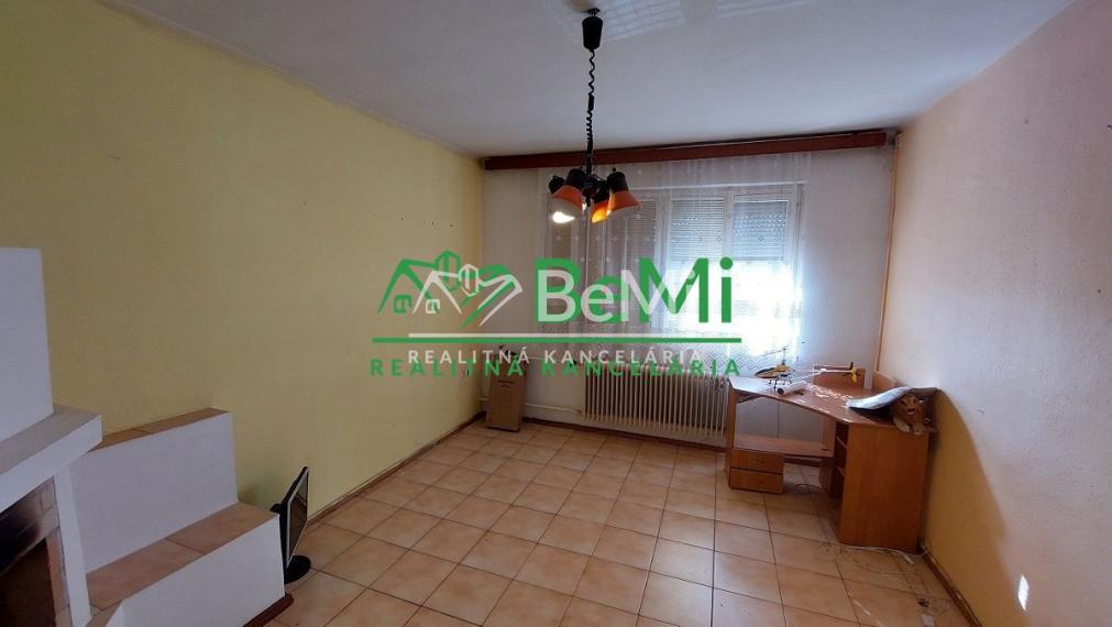 Na predaj - rodinný dom v obci Kovarce - ID 147-12-LUGUa