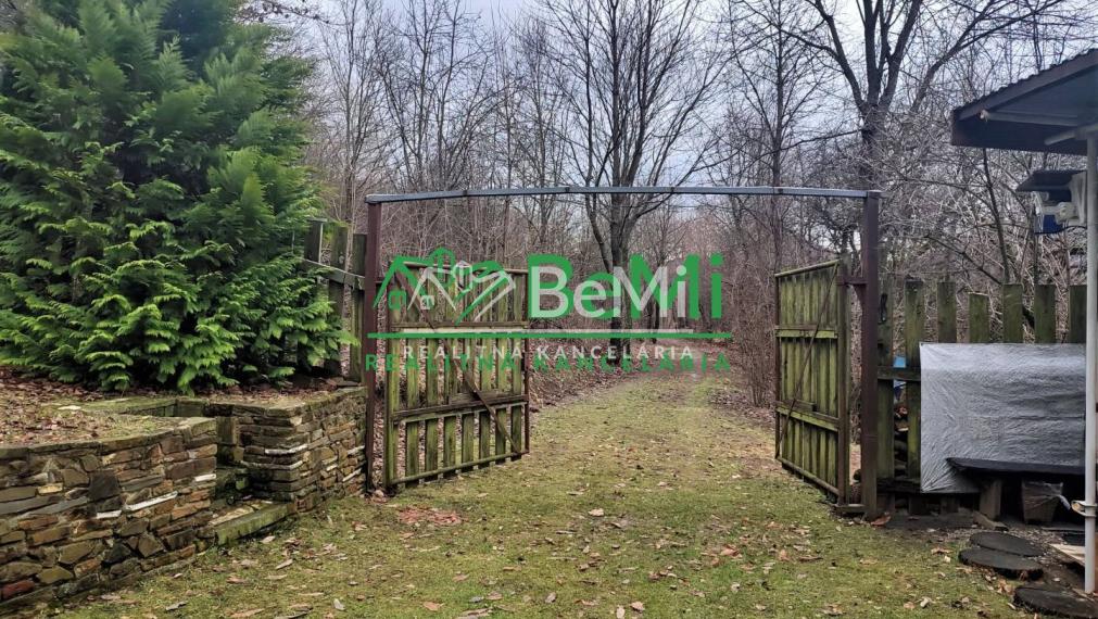 Chata na úplnej samote v lese s vlastnou prístupovou cestou  039-13-MACHO