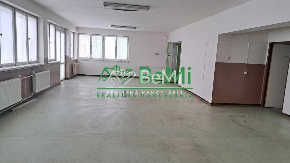 Na Prenájom obchodný priestor - sklad 172-25-MACHO