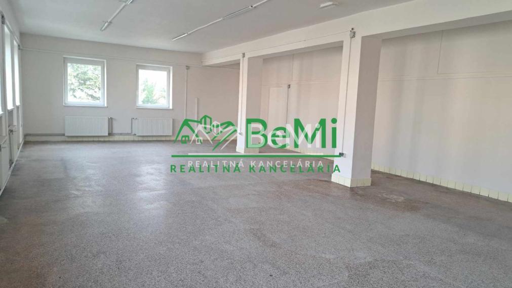 Na Prenájom pekný priestor na podnikanie  176-25-MACHO