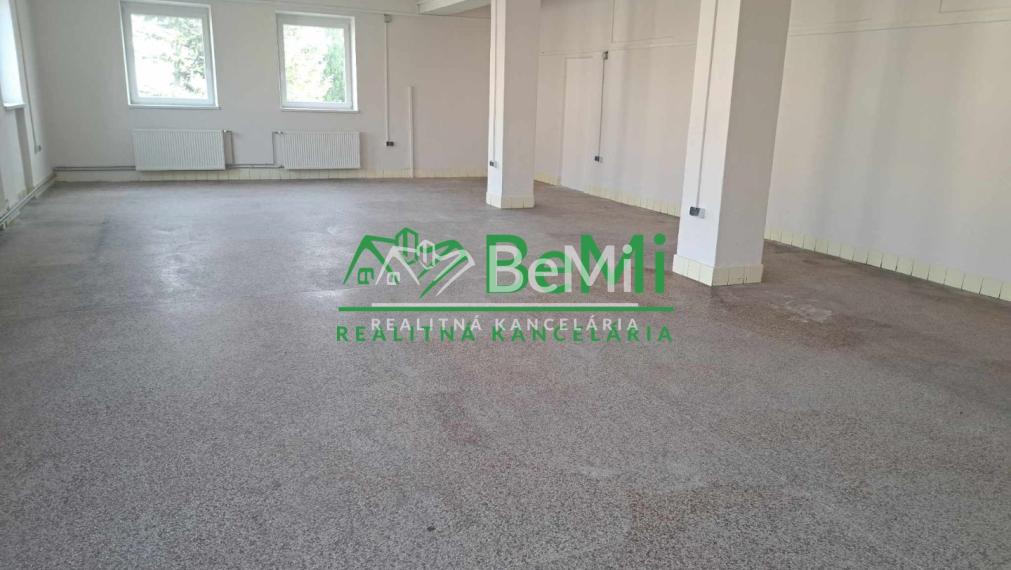 Na Prenájom pekný priestor na podnikanie  176-25-MACHO