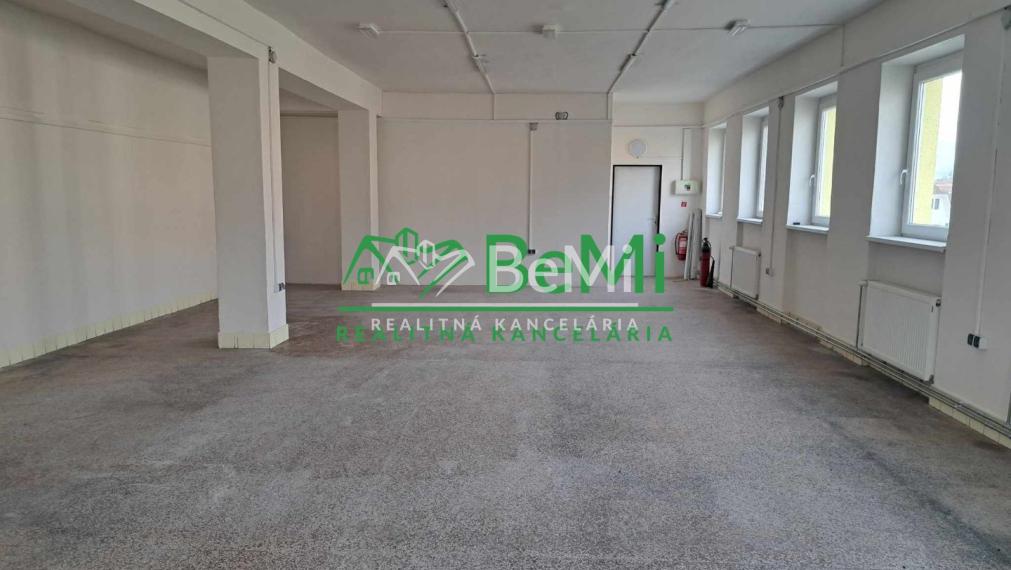 Na Prenájom pekný priestor na podnikanie  176-25-MACHO