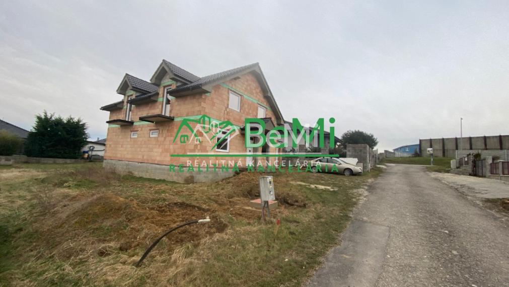 5 izbový rodinný dom , hrubá stavba Nitra - Malý Lapáš ID 447-12-MIG