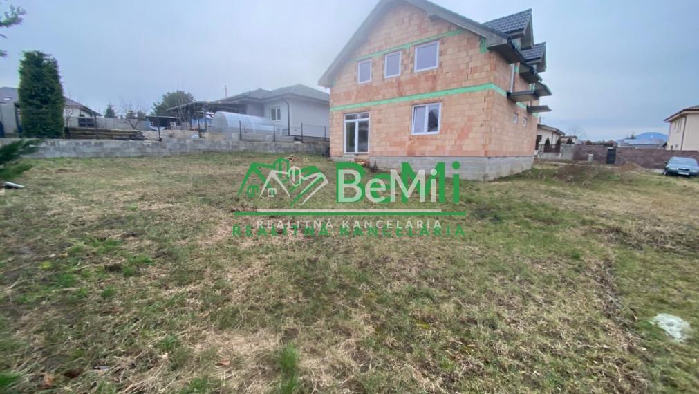 5 izbový rodinný dom , hrubá stavba Nitra - Malý Lapáš ID 447-12-MIG