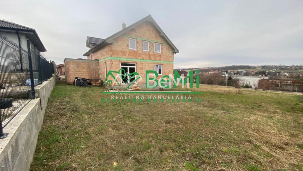 5 izbový rodinný dom , hrubá stavba Nitra - Malý Lapáš ID 447-12-MIG