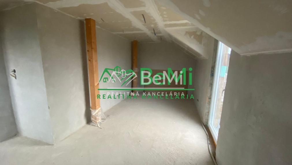 5 izbový rodinný dom , hrubá stavba Nitra - Malý Lapáš ID 447-12-MIG