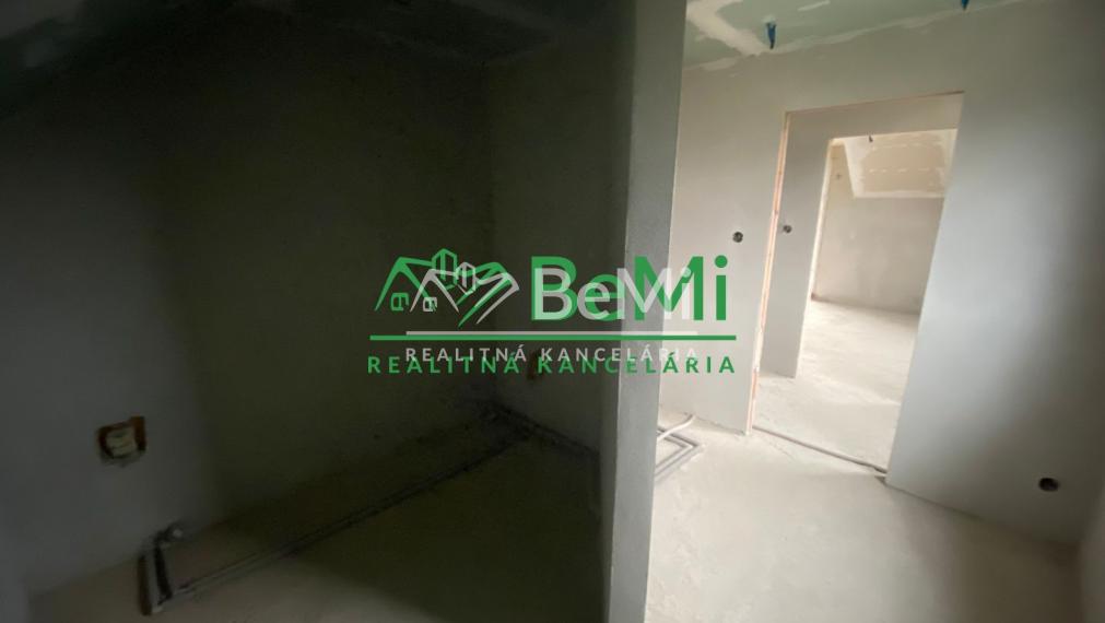 5 izbový rodinný dom , hrubá stavba Nitra - Malý Lapáš ID 447-12-MIG