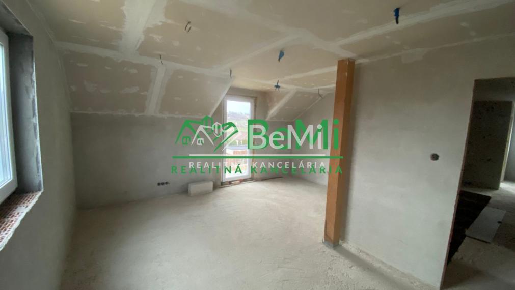 5 izbový rodinný dom , hrubá stavba Nitra - Malý Lapáš ID 447-12-MIG