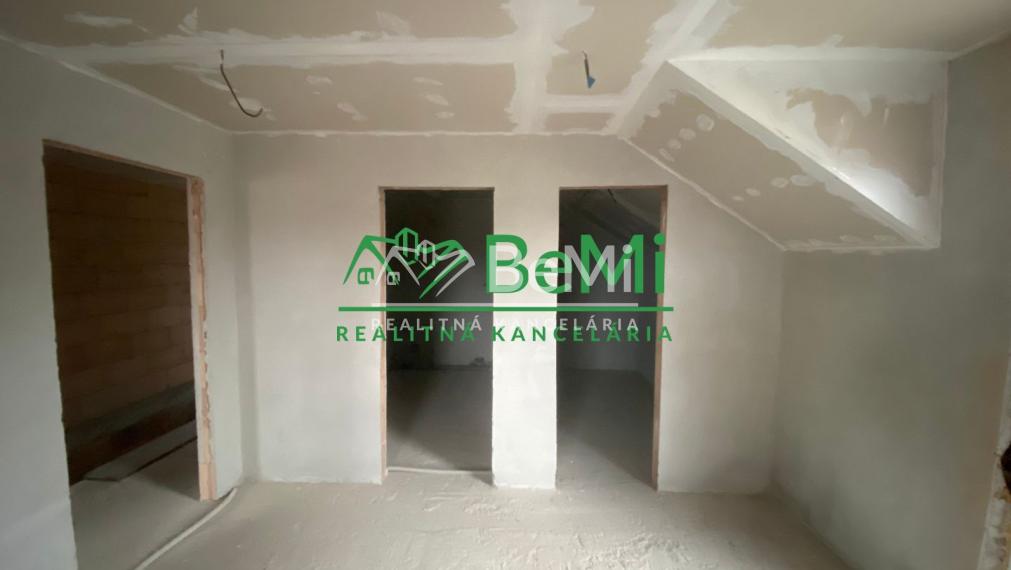 5 izbový rodinný dom , hrubá stavba Nitra - Malý Lapáš ID 447-12-MIG