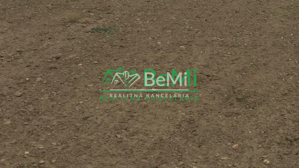 Kúpa orná pôda Mojmírovce pri Nitre (032-ERF)