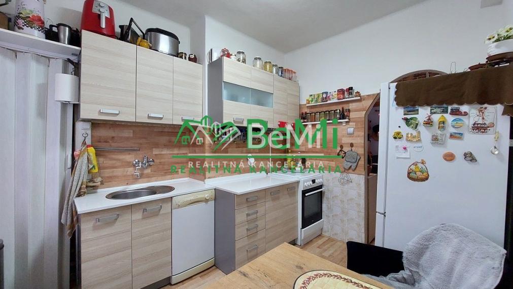 Na predaj 3 izbový byt v meste Bošany  ID 165-113-LUGU