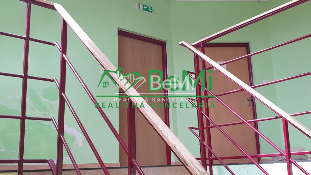 Prenájom... KANCELÁRSKY PRIESTOR ... Nitra... Novozámocká ulica (138-26-DAR)