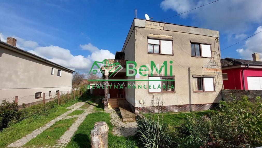 Na predaj - rodinný dom v obci Kovarce - ID 147-12-LUGUa