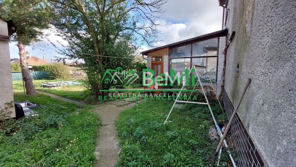 Na predaj - rodinný dom v obci Kovarce - ID 147-12-LUGUa