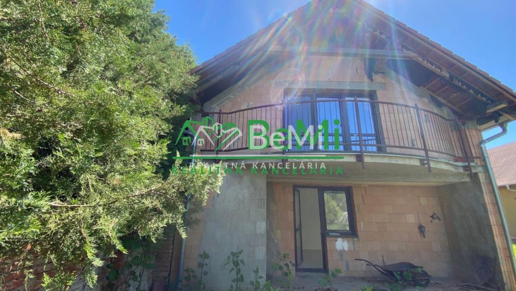 6 izbový rodinný dom pozemok 1 952 m2 Dolný Ohaj ID 482-12-MIG