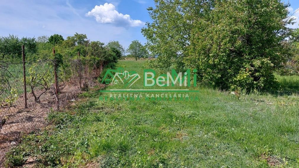 Exkluzívne na predaj stavebný pozemok v obci Horné Štitáre