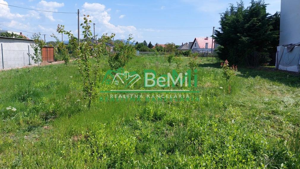 Exkluzívne na predaj stavebný pozemok v obci Horné Štitáre