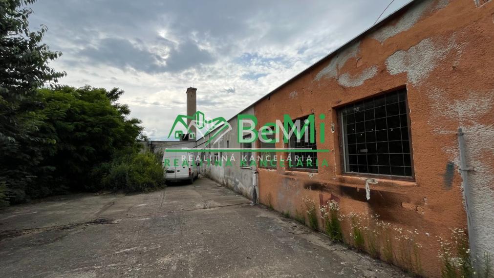 Predaj  polyfunkčný dom -  Levice   (020-18-MIJK)