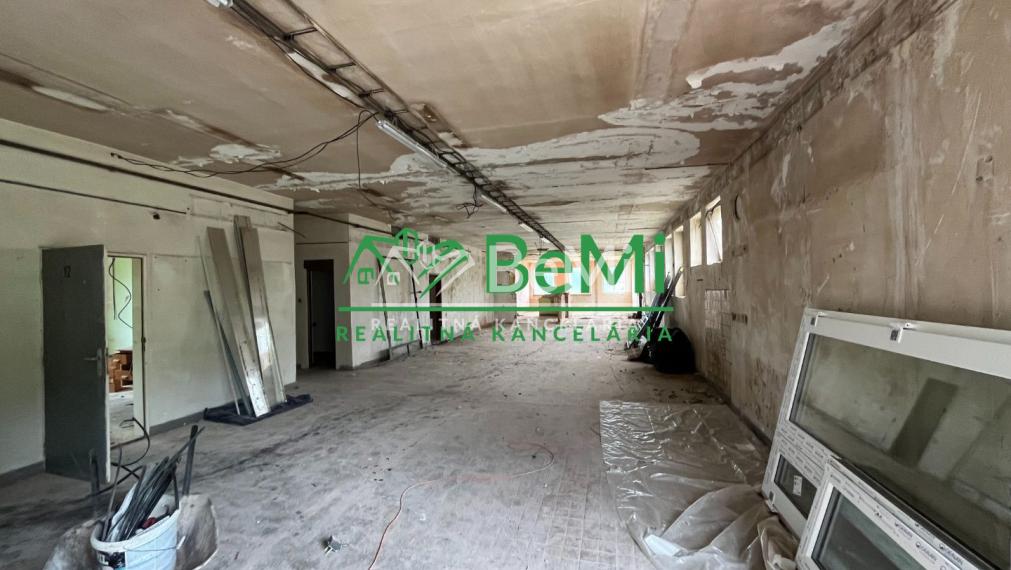 Predaj  polyfunkčný dom -  Levice   (020-18-MIJK)