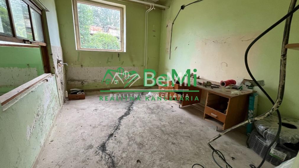 Predaj  polyfunkčný dom -  Levice   (020-18-MIJK)