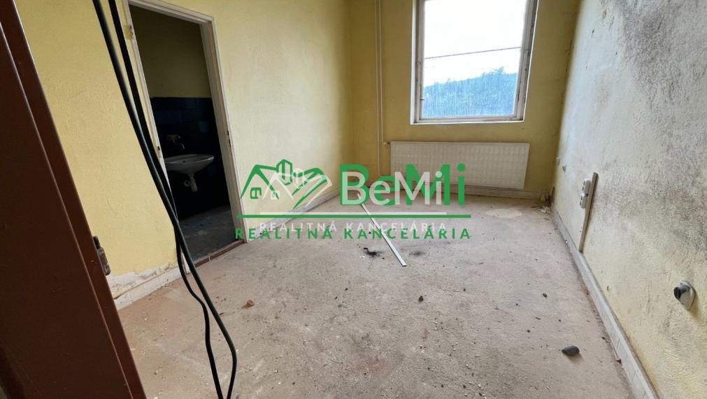 Predaj  polyfunkčný dom -  Levice   (020-18-MIJK)