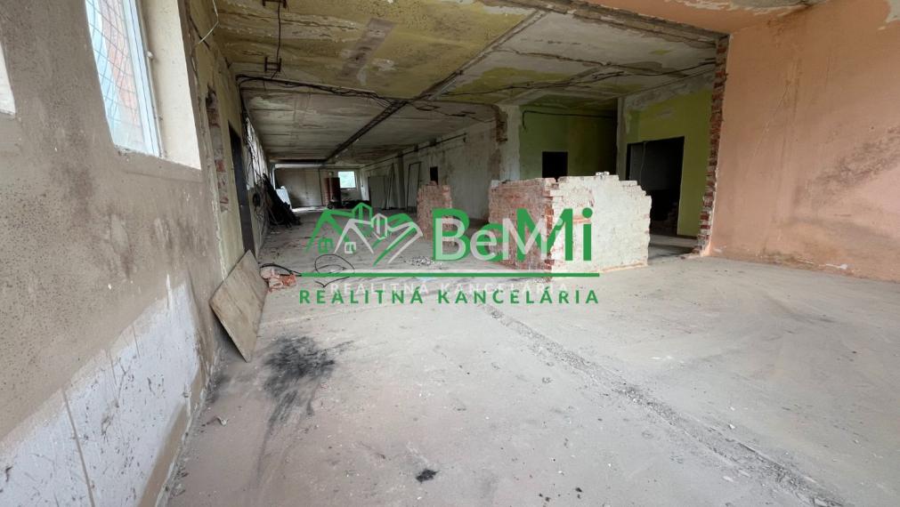 Predaj  polyfunkčný dom -  Levice   (020-18-MIJK)