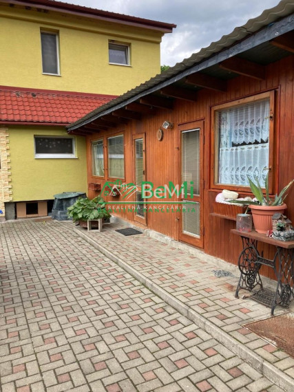 Predaj: Dom,280m2,Stankovany, okres RBK, 898m2(102-12-PEMOE)