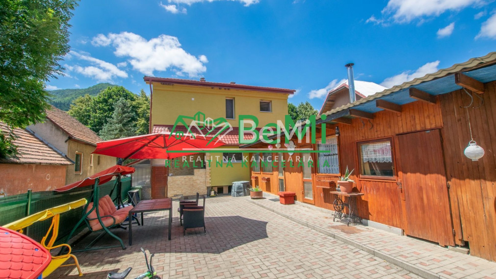 Predaj: Dom,280m2,Stankovany, okres RBK, 898m2(102-12-PEMOE)