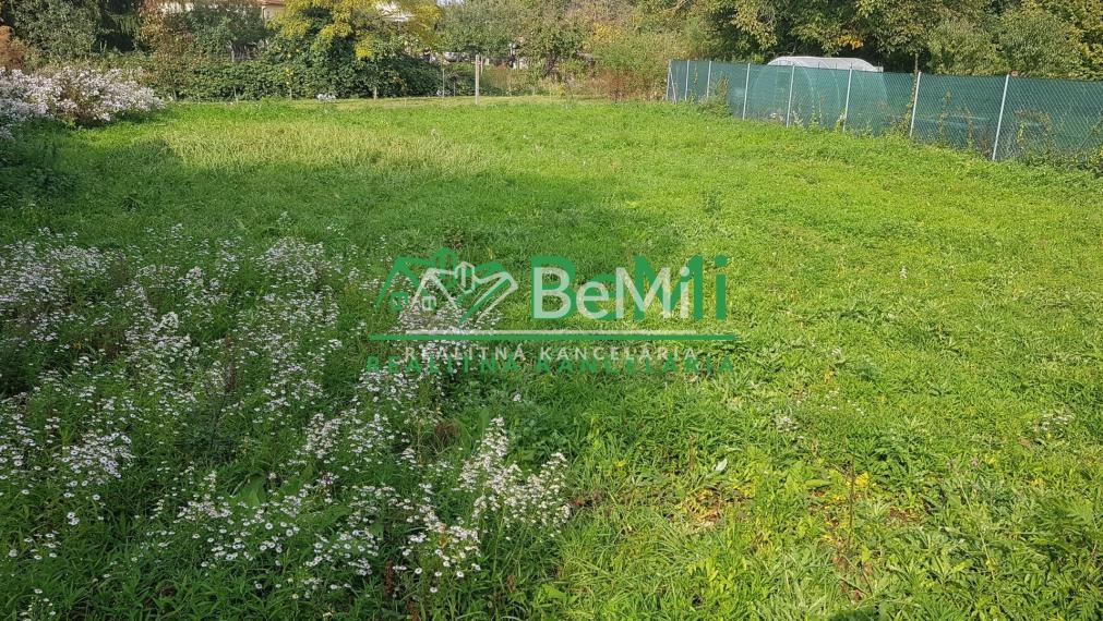 Stavebný POZEMOK 570m2 ... BÁB (143-14-DARE)