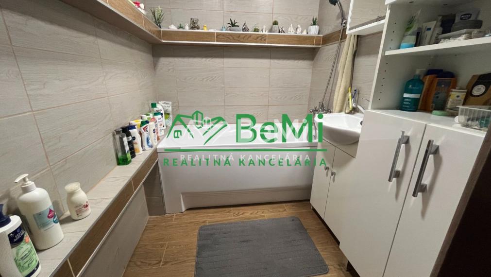 Predaj  4 izbový byt  - Kalná nad Hronom (035-114-MIJK)