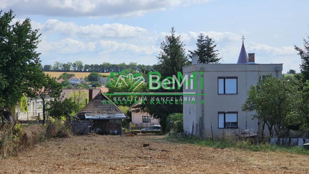 Pozemok so starším domom v obci Malé Chyndice ID 239-14-MIGa