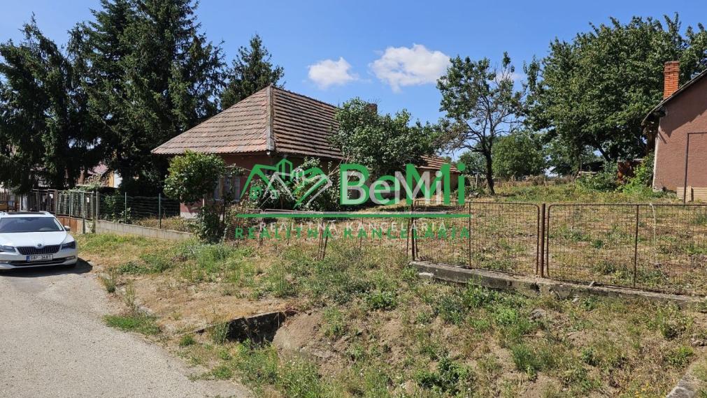 Pozemok so starším domom v obci Malé Chyndice ID 239-14-MIGa