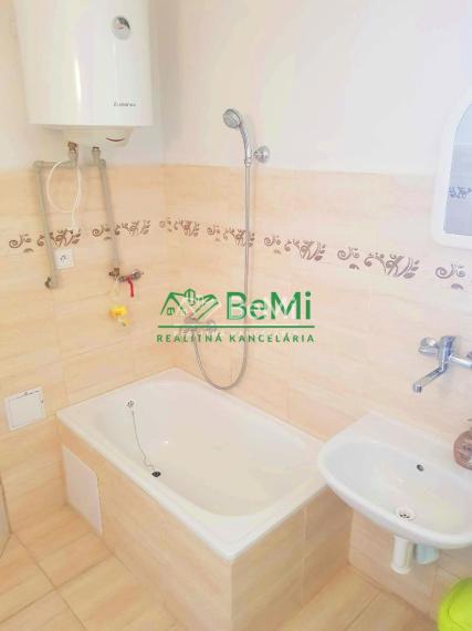 Predaj, rodinný dom, chalupa - Šahy (031-12-PEKR)