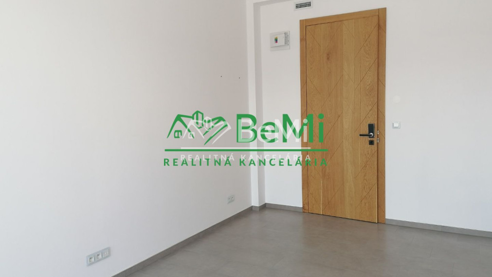 159-25-MOV Ponúkame klimatizovanú kanceláriu na prenájom