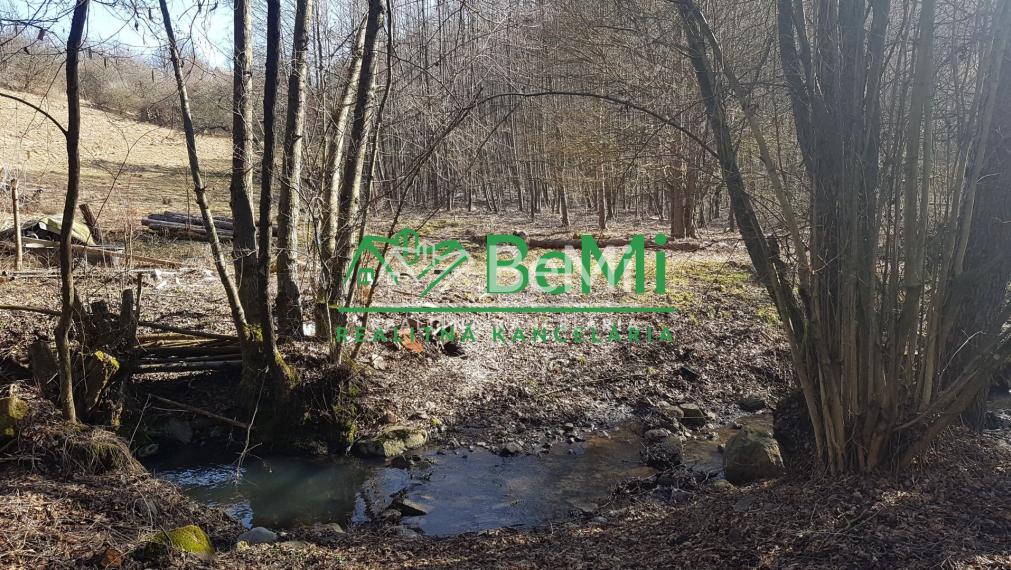 POZEMOK s prekrásnymi výhľadmi...Vyhne (057-14-DAR)