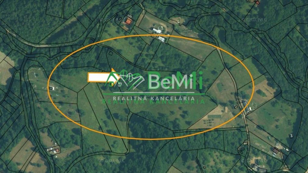 POZEMOK s prekrásnymi výhľadmi...Vyhne (057-14-DAR)