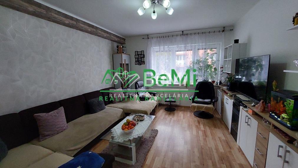 Na predaj 3 izbový byt v meste Bošany  ID 165-113-LUGU