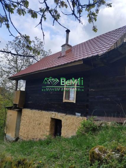 Rekreačná chalupa Kolárovice, okres Bytča, 351m2