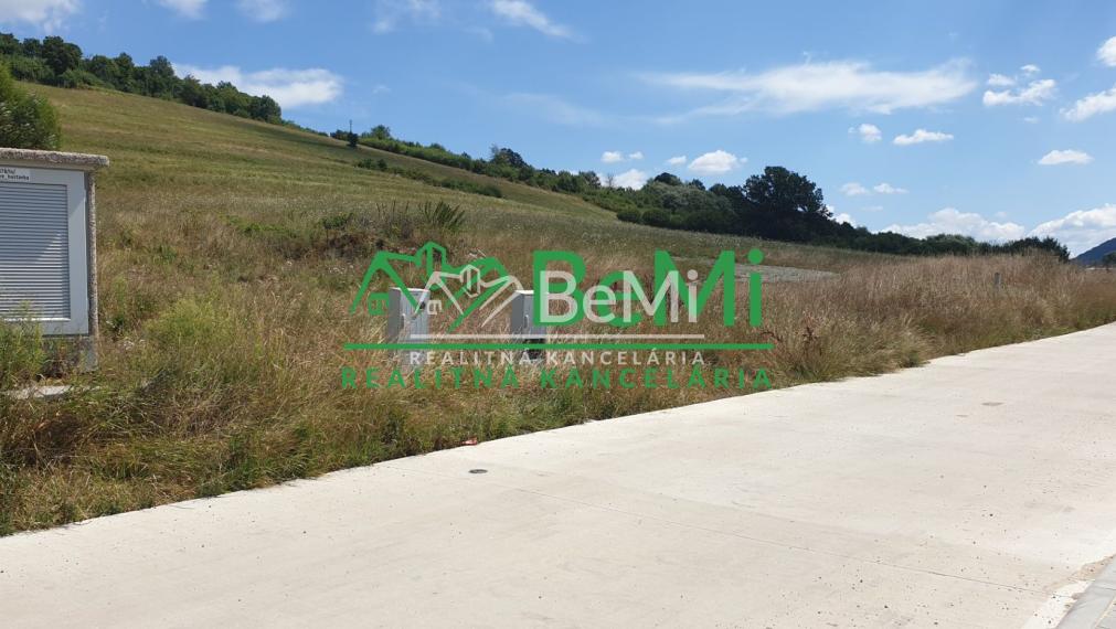 POZEMOK pre váš dom...1077 m2...Horné Hámre (131-14-DAR)