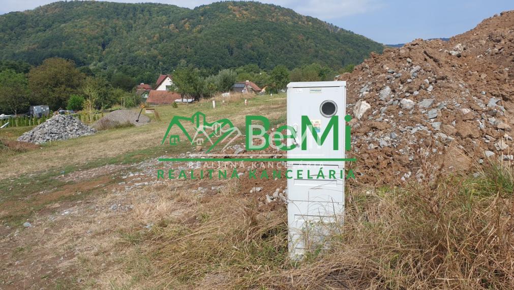 POZEMOK pre váš dom...1077 m2...Horné Hámre (131-14-DAR)