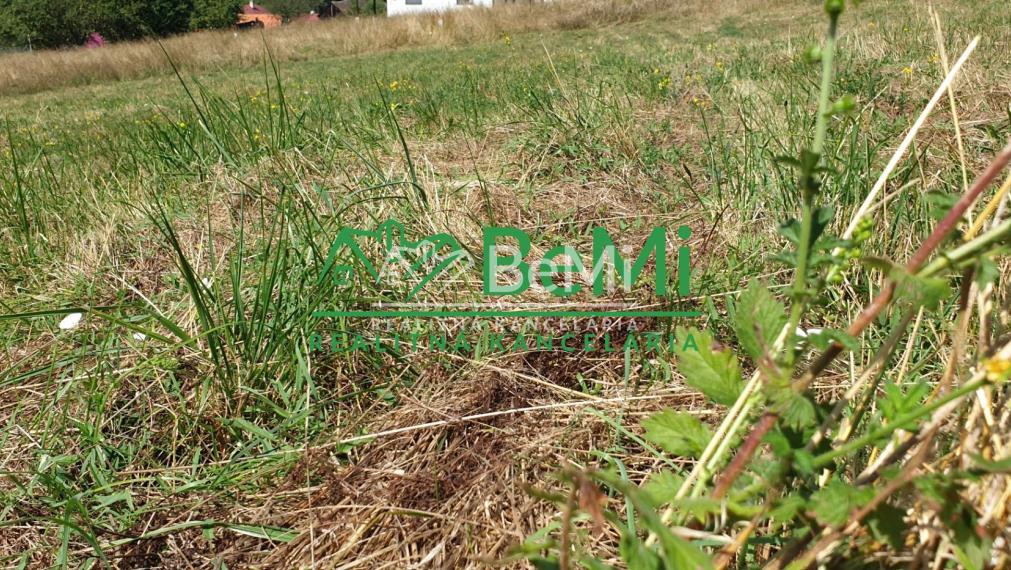 POZEMOK pre váš dom...1077 m2...Horné Hámre (131-14-DAR)