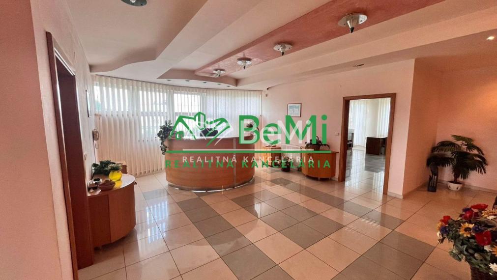 Prenájom výrobnej haly so skladom v Partizánskom 002-28-ANPEa