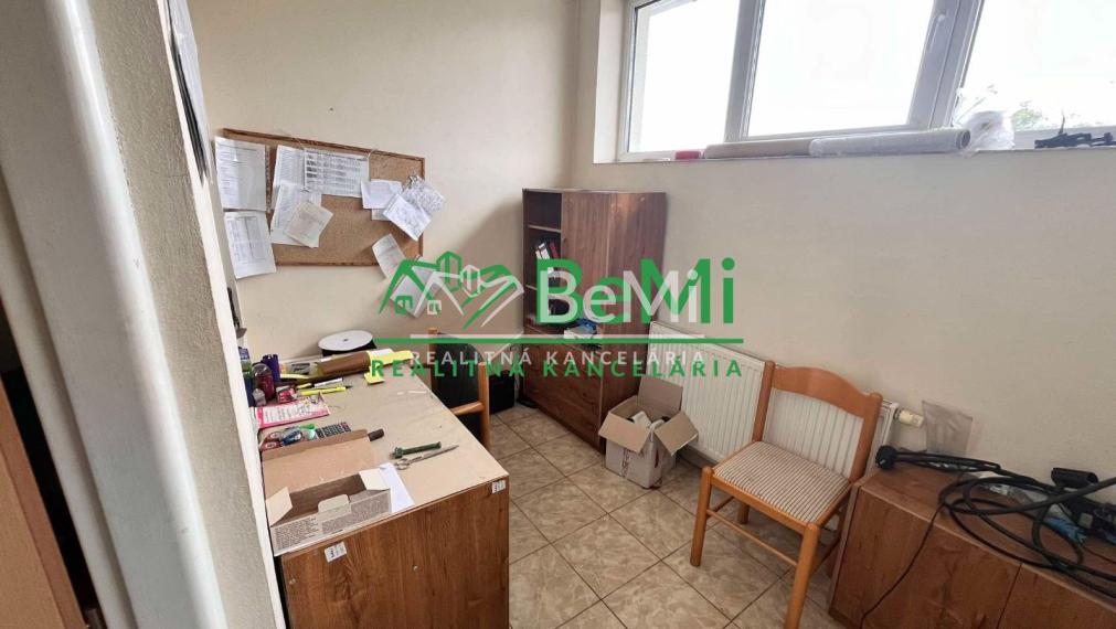 Prenájom výrobnej haly so skladom v Partizánskom 002-28-ANPEa